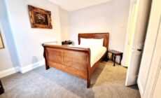 Stay at Granny’s, 4 bed terrace on Iconic Canal