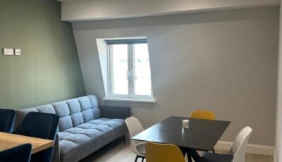 Top Floor Central Apartment