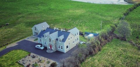 Tully View House
