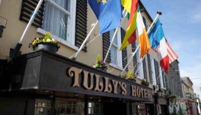 Tully&rsquo;s Hotel