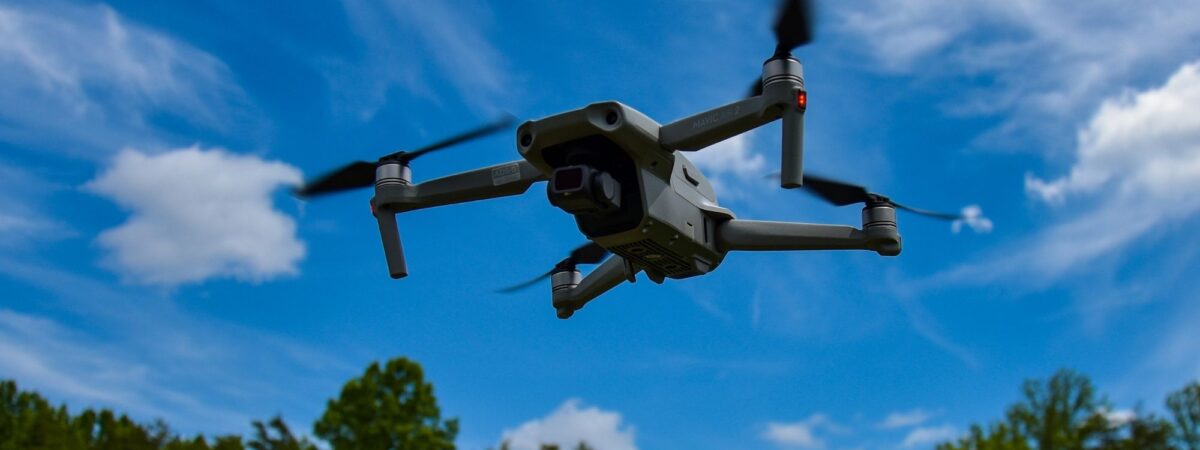 Voyager avec un drone en Irlande : ce que la nouvelle réglementation change pour les voyageurs et influenceurs