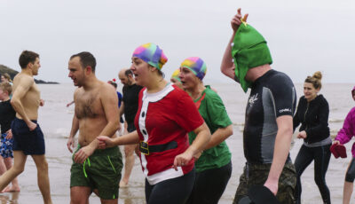 Le New Year's Day Swim à Achill Island - World of Oddy - cc