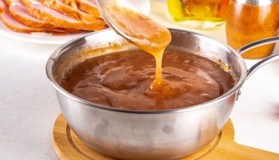 Irische Gravy-Sauce 1 Eine irische Gravy-Sauce - rimmabondarenko - Canva Pro