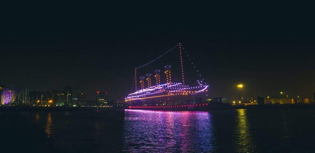 Titanic : 114 ans après, Belfast fait renaître le paquebot dans le ciel