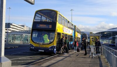 Bus à deux étages de Dublin Bus à l’aéroport de Dublin