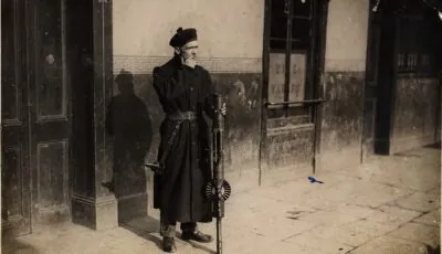 Les Black and Tans 1 Un Black and Tans à Dublin - National Library of Ireland on The Commons - cc