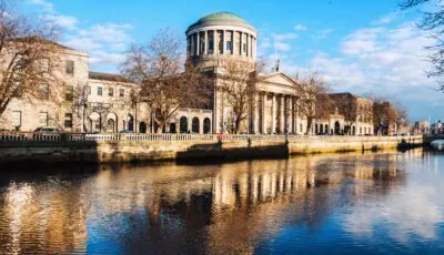 Les Four Courts à Dublin - © Madrugada Verde