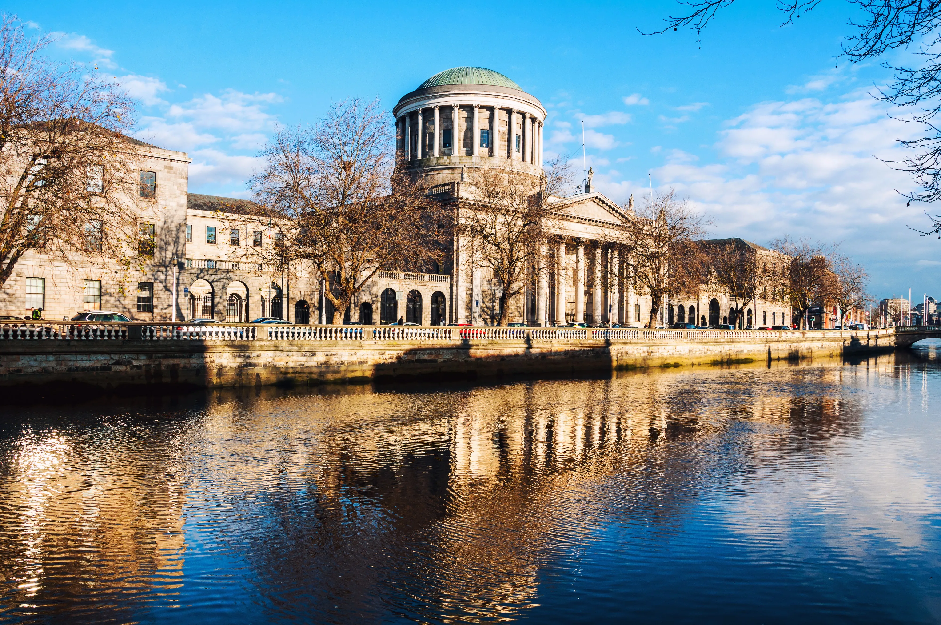 Les Four Courts à Dublin - © Madrugada Verde