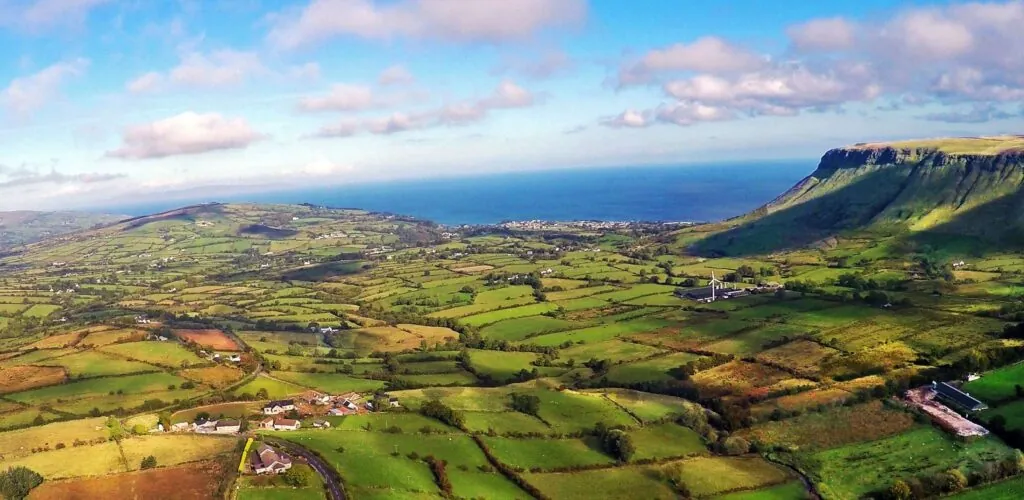 5 endroits d’Irlande du Nord à visiter au moins une fois dans sa vie 4 Glens of Antrim - © peter