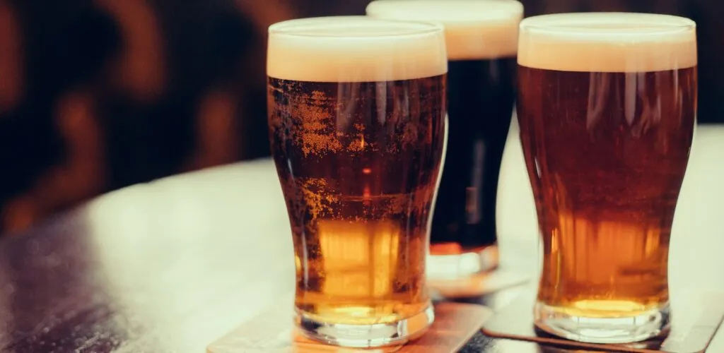 5 faits surprenants sur les irish pubs en Irlande 3 Des half pints
