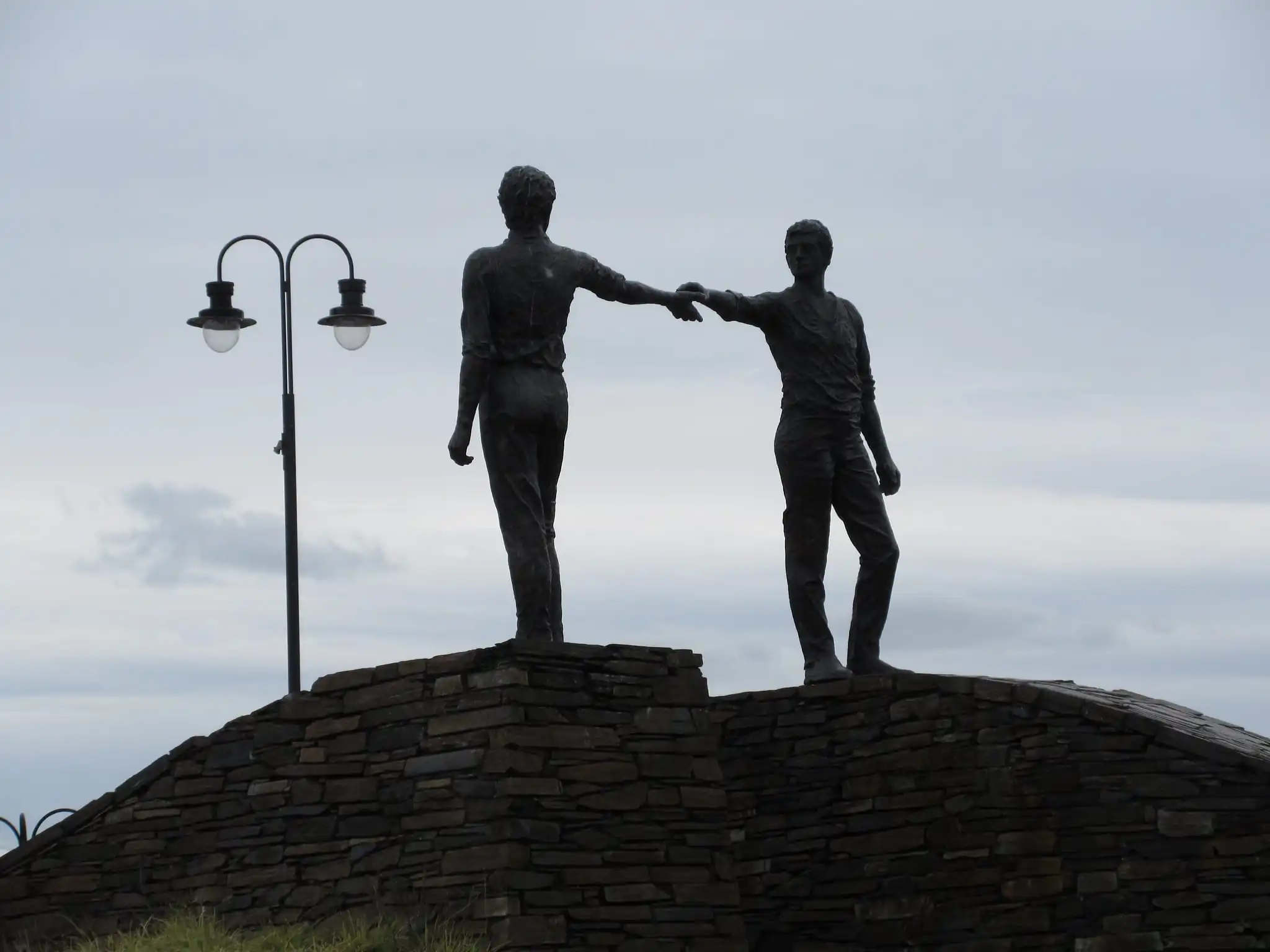 hands across the divide 1