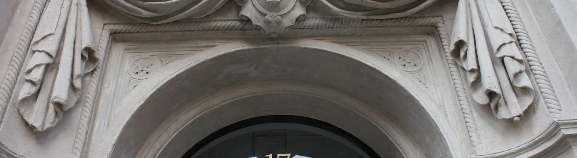 La Linen Hall Library
