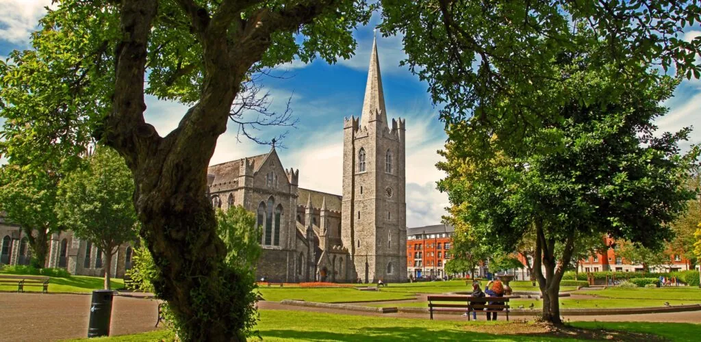 Top 20 des choses à faire à Dublin 26 La St Patrick's cathedral de Dublin - Graham Higgs - cc