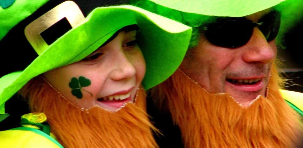 Top 11 des pires clichés sur l'Irlande 4 Des irlandais déguisés en Leprechaun - garryknight - cc