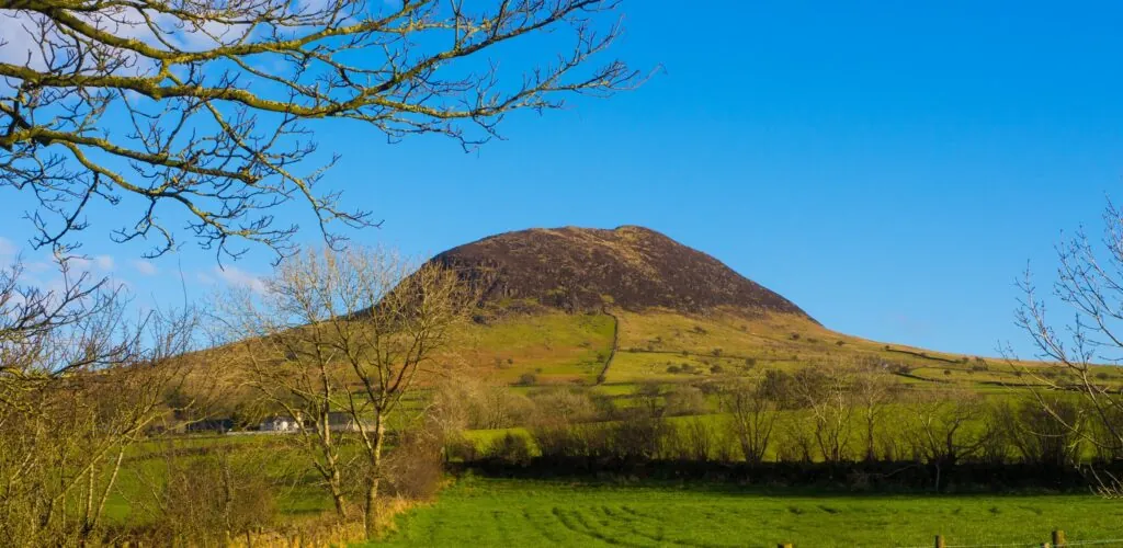 Saint Patrick : les lieux qui ont marqués sa légende 3 Slemish mountain - Olivier Riché - cc