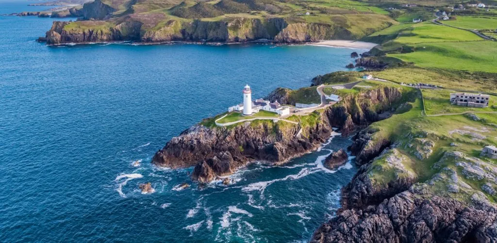 5 raisons de partir découvrir l'Irlande en hiver 3 Le Phare de Fanad Head - © Lukassek