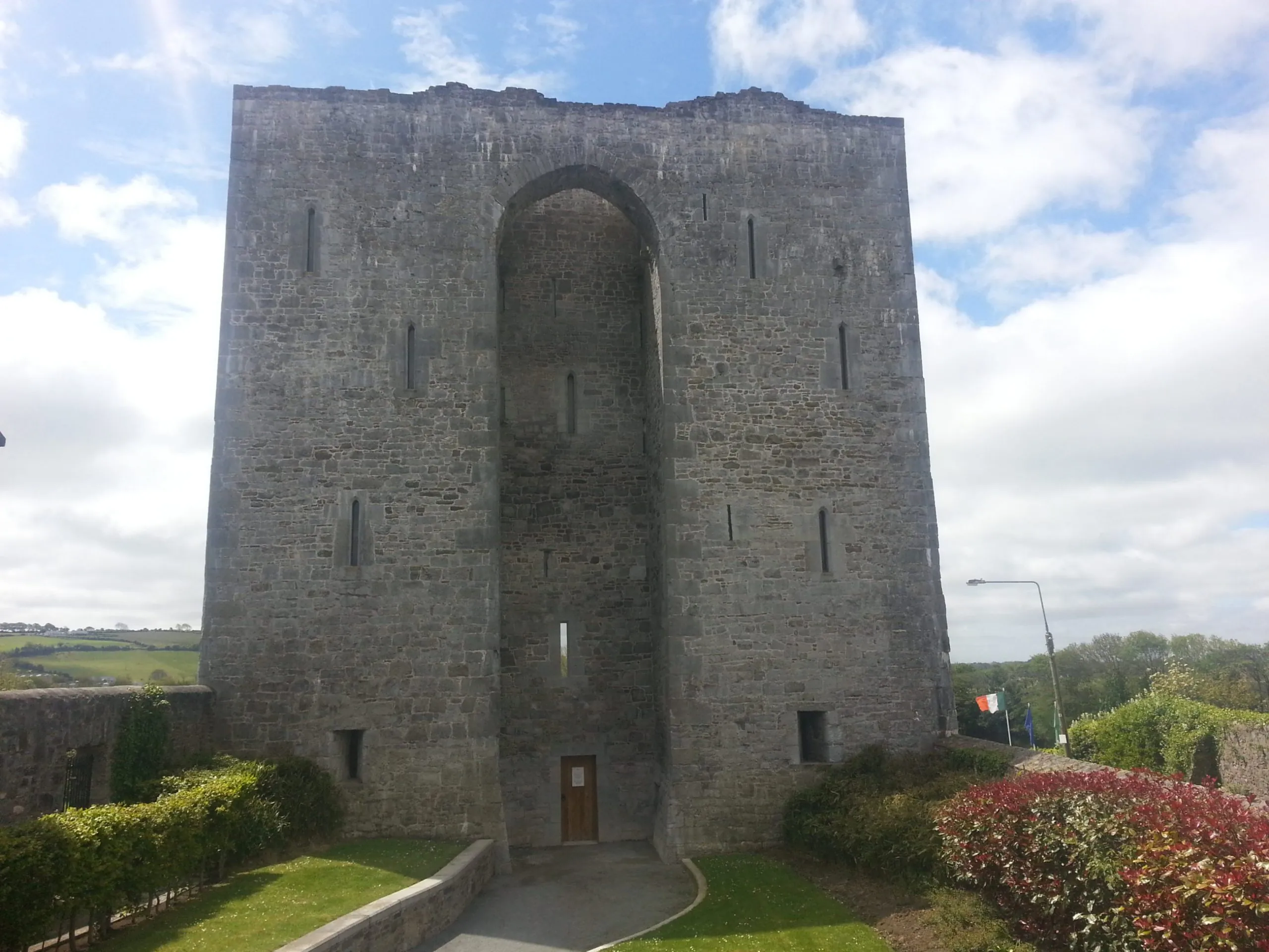 Le Listowel Castle - The Speckled Bird - cc