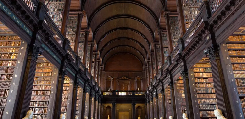 Top 20 des choses à faire à Dublin 32 La Old Library de Trinity College à Dublin - © VanderWolf Images