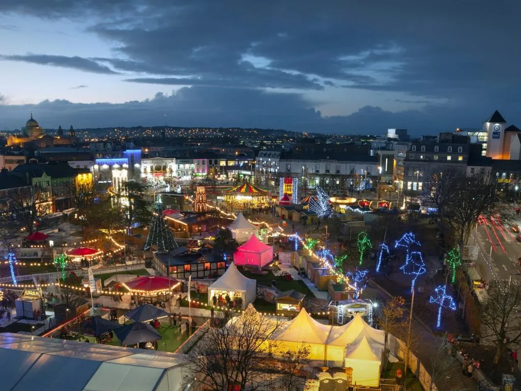 Le Galway Christmas Market - © Alexey Zarodov