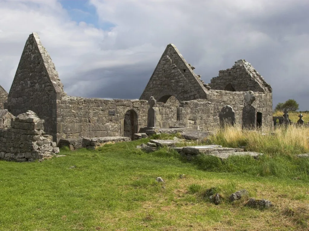 Killeany Abbey - ViennaHerby - cc