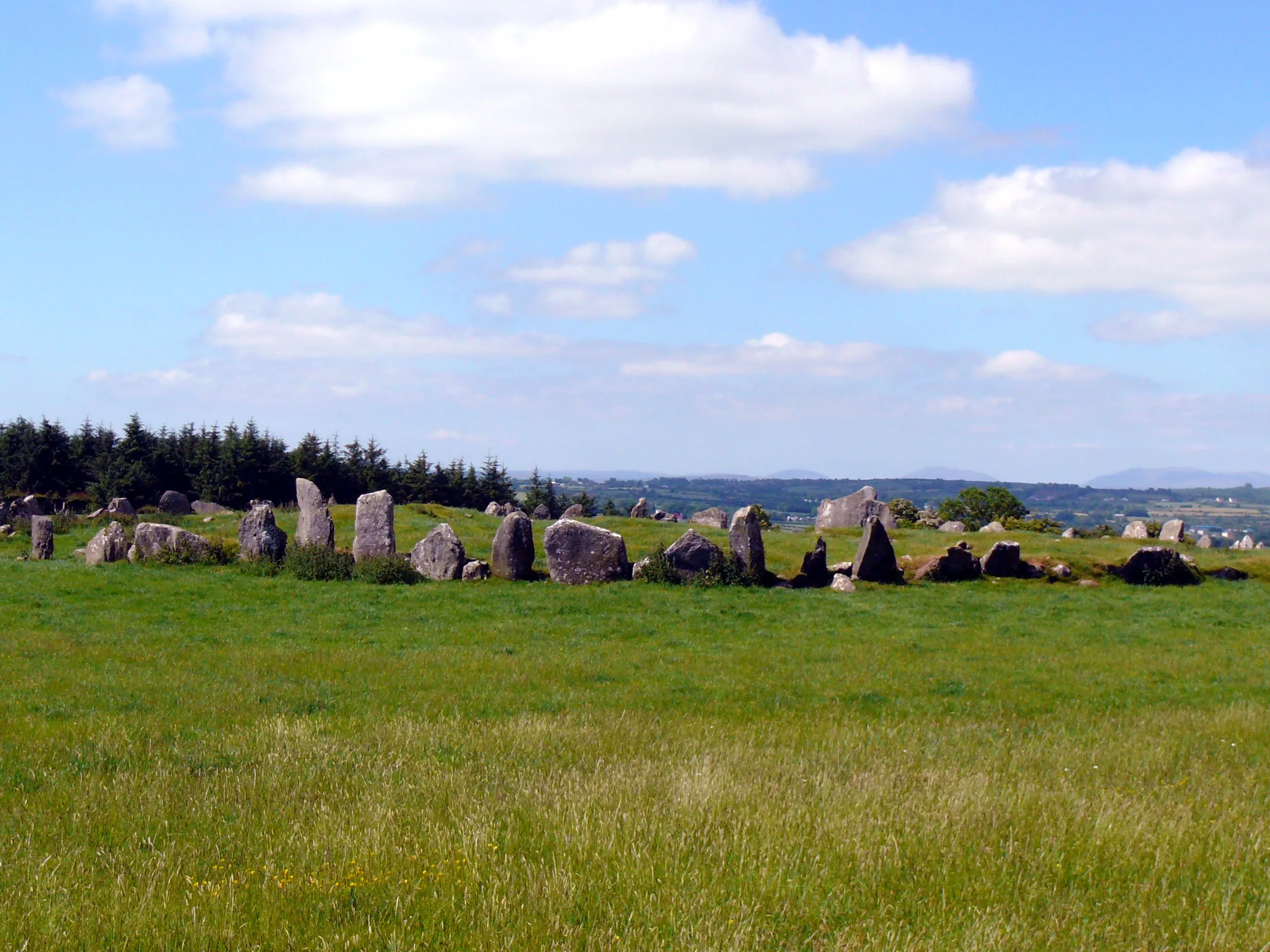 Le Beltany Stone Circle - Osioni - cc