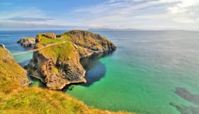 Carrick-a-rede bridge - © robnaw 