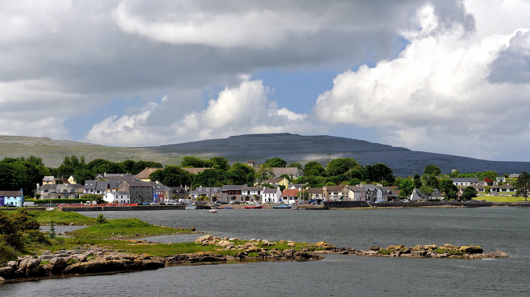 Kinvara et son port - Keith Ewing - cc