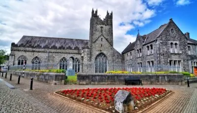 La St Canice Cathedral - © robnaw
