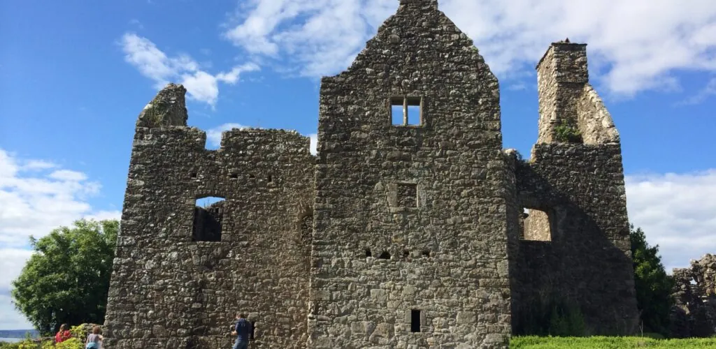 Top 8 des châteaux les plus hantés d'Irlande ! 4 Le Tully Castle - jamie_okeefe - cc