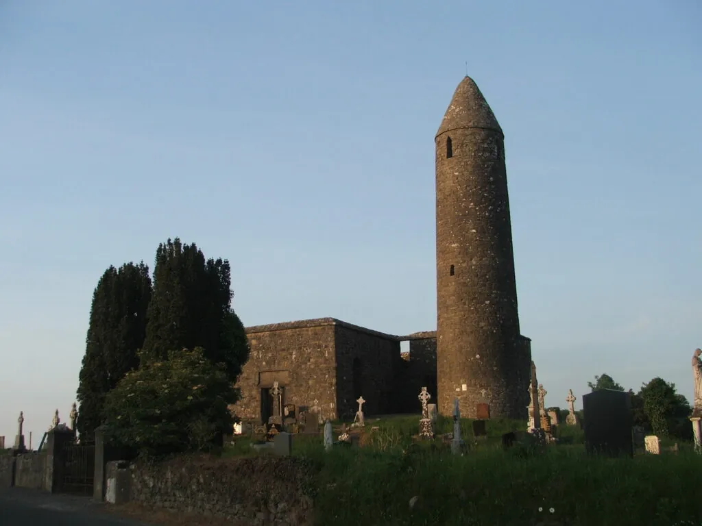 La Turlough Church - jaqian - cc