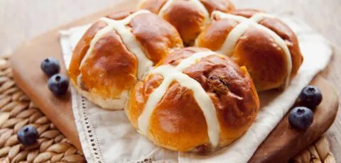 Le hot cross bun