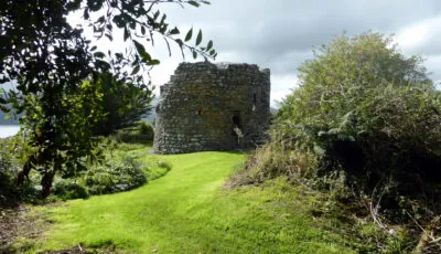 Le Parkavonear Castle 1 Le Parkavonear Castle - Sean MacEntee - cc
