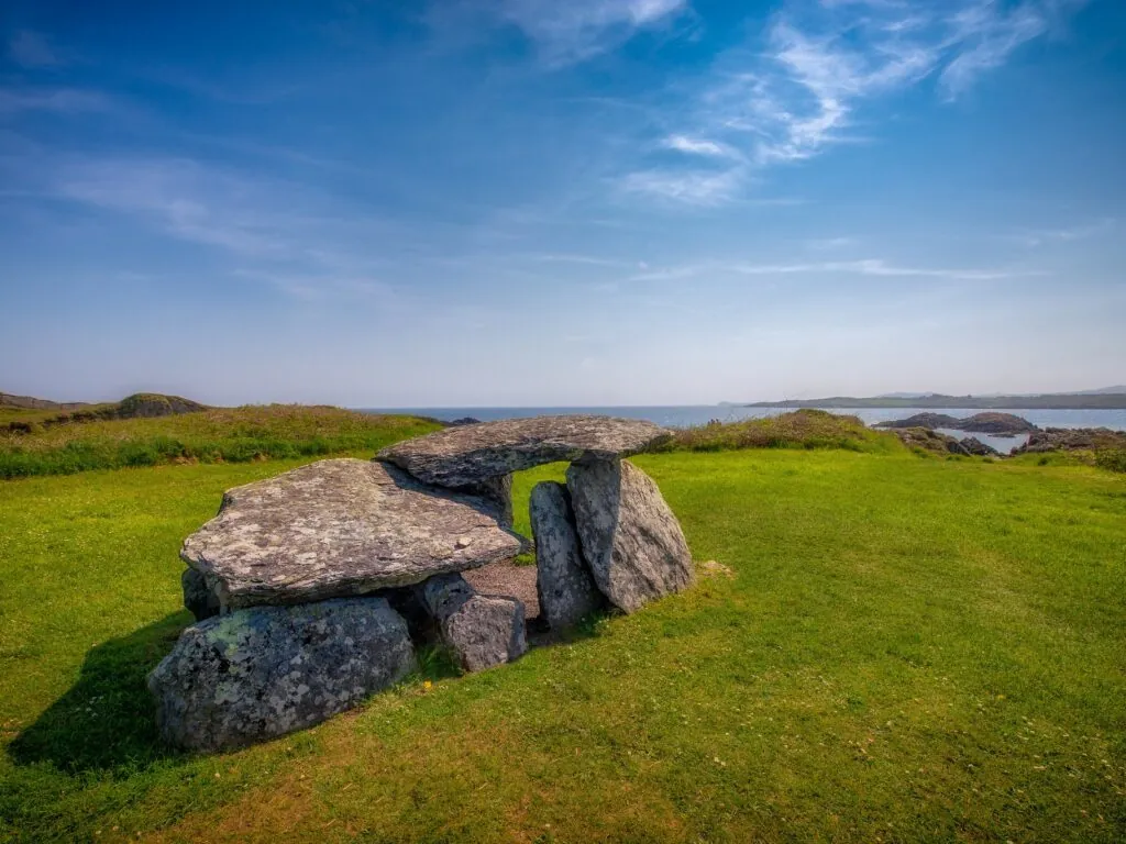 Le Altar wede tomb - Shawn Harquail - cc
