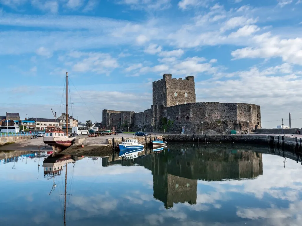 Le Carrickfergus castle - © surangaw