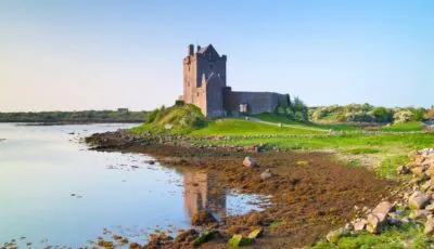 Le Dunguaire castle - © kwiatek7