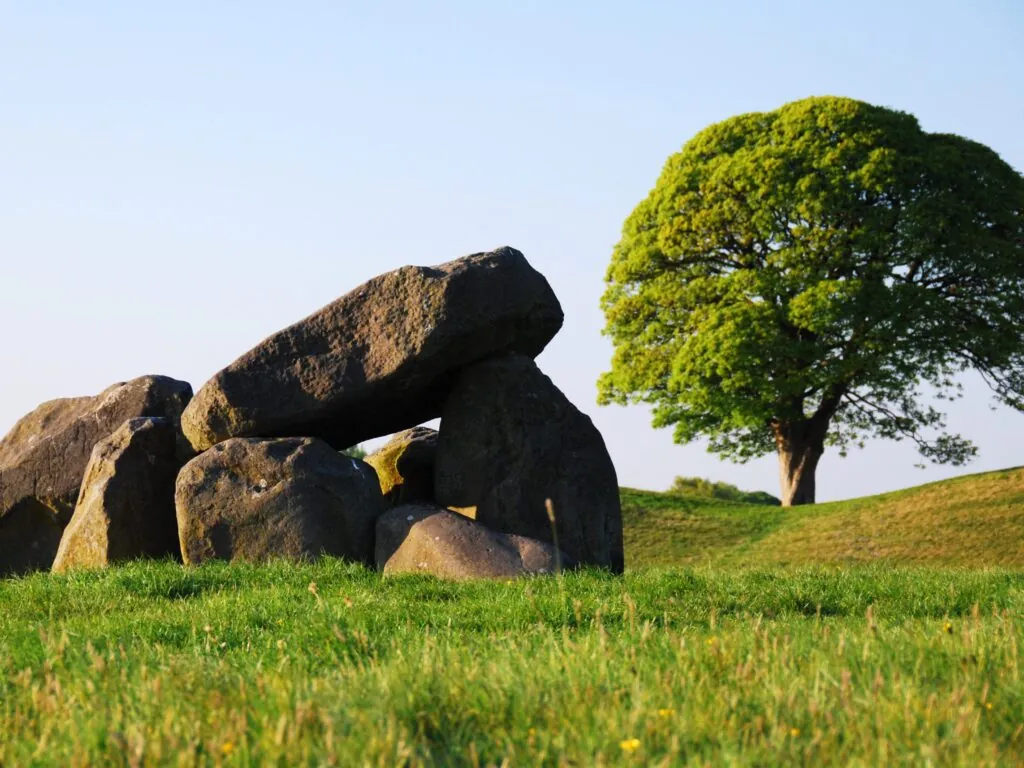 Le Giant's Ring - robertpaulyoung - cc