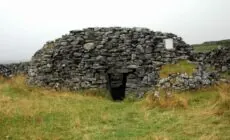 Le Clochan na Carraige - Nemeth in Aran Islands - cc