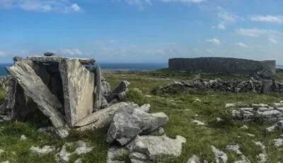Le Dún Eochla et un site mégalithique - Chris Brooks - cc
