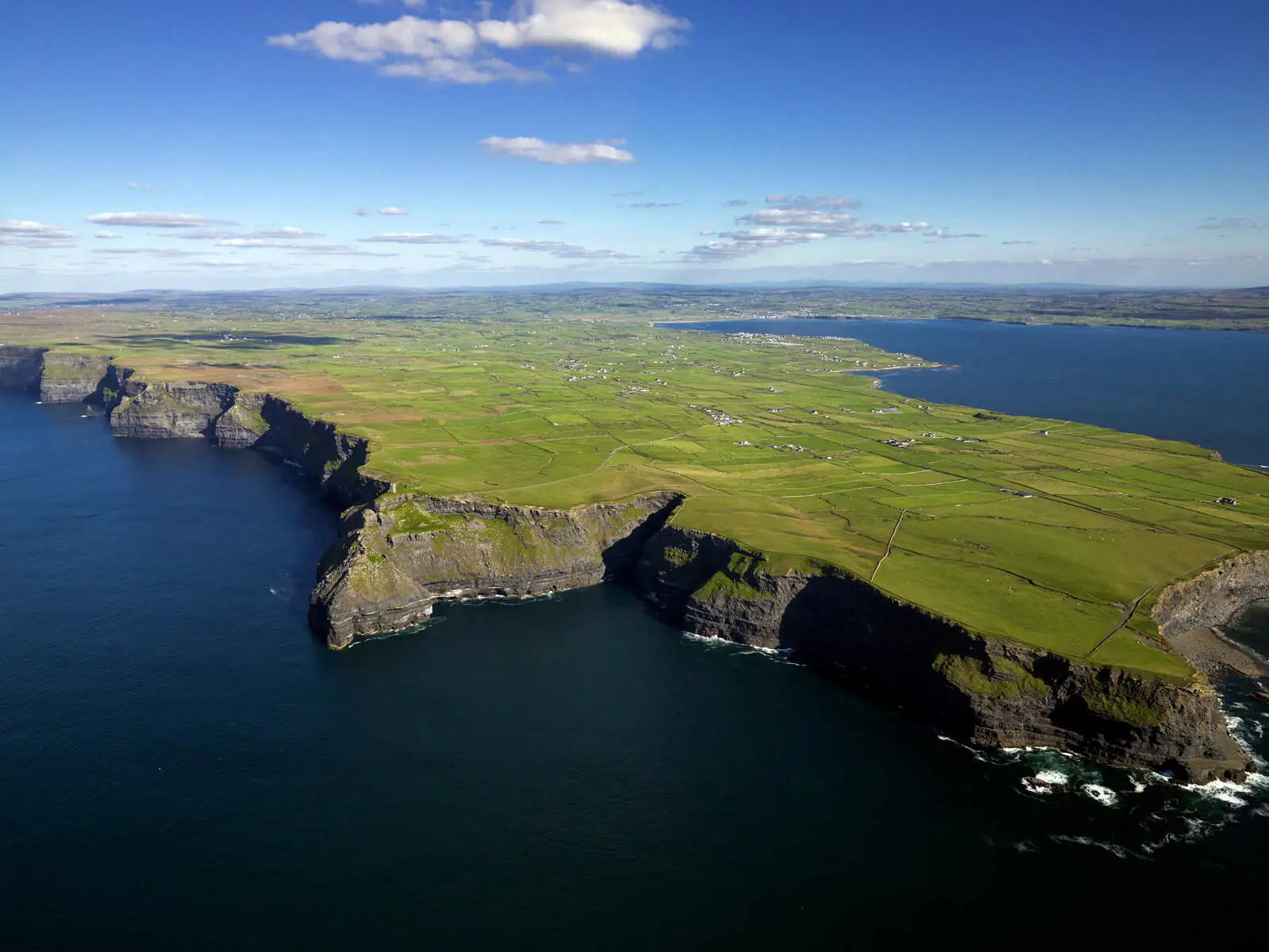 Les Falaises de Moher - © Chris Hill Photographic 2007 +44(0) 2890 245038