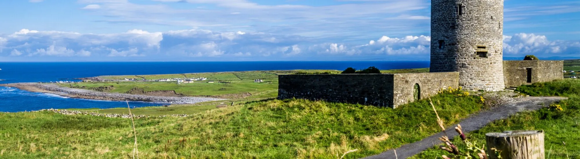 Le Doonagore Castle