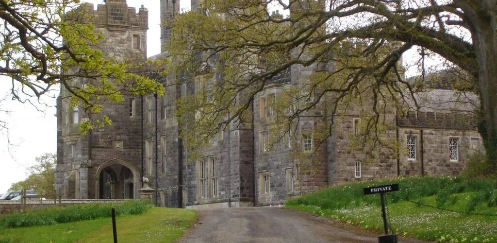 crom castle scaled