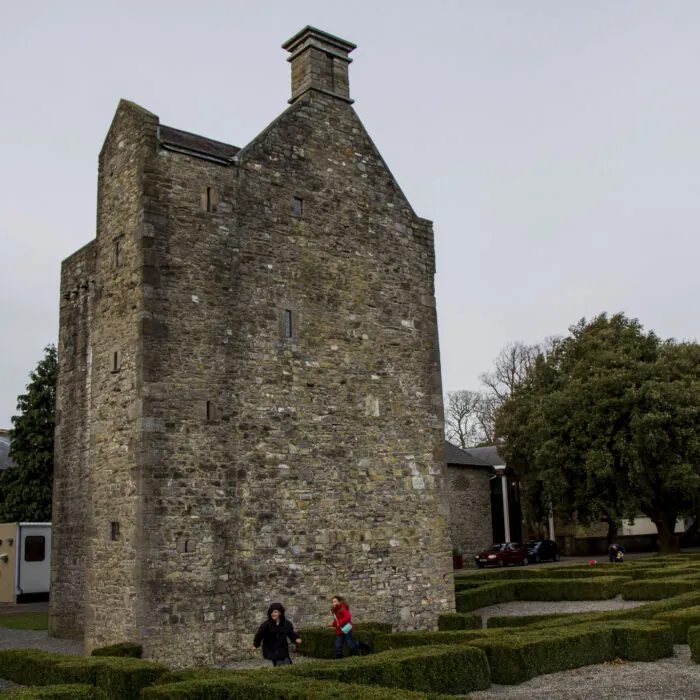 Le Ashtown Castle - frogtrail images - cc