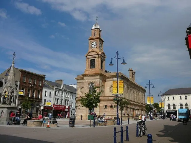 Le Coleraine Town Hall - Colin Park - cc