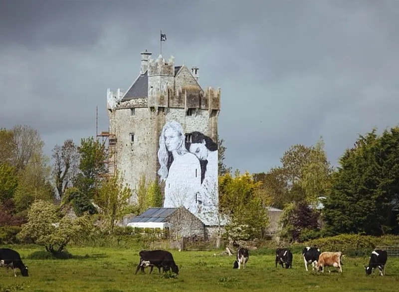 Le Caherkinmonwee Castle - Dave Sexton