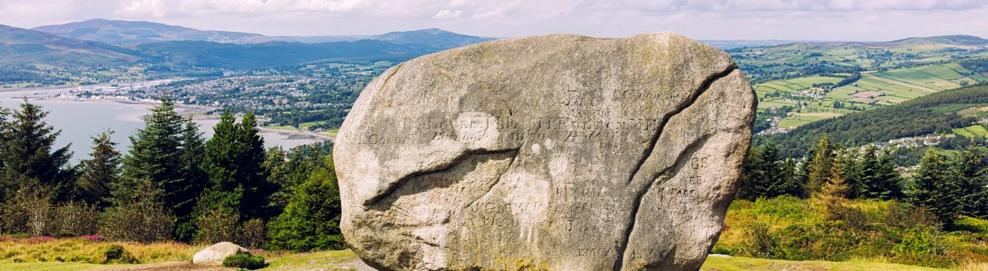 La Clougmore stone - © M-image