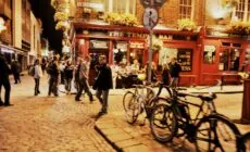 Temple Bar - SarahElizabethC. - cc