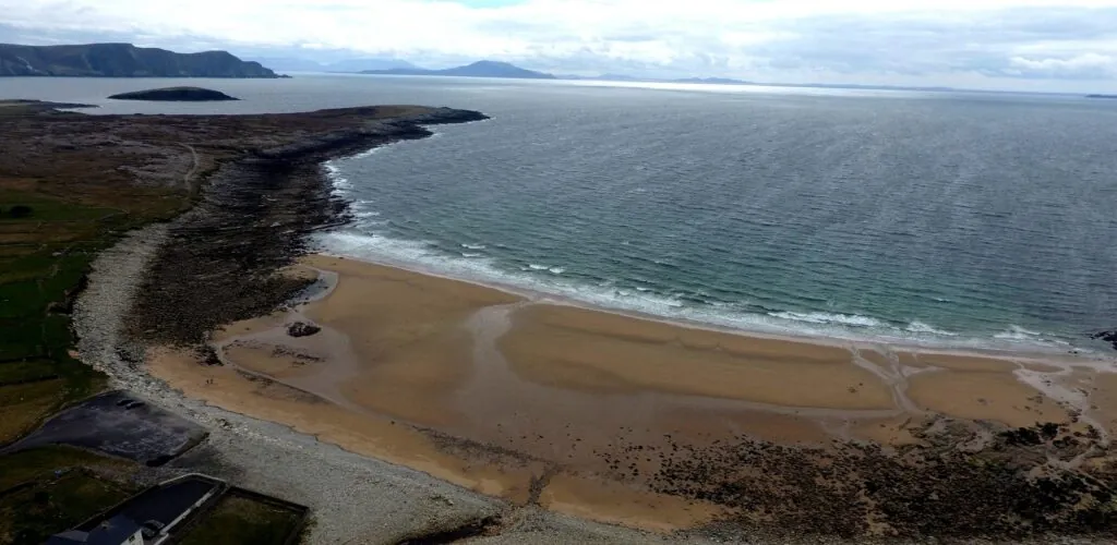 Irlande – Une plage irlandaise disparue refait surface après 33 ans !