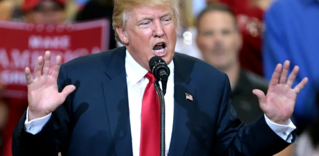 Coronavirus : Trump interdit l&rsquo;entrée des États-Unis aux voyageurs depuis l&rsquo;Irlande