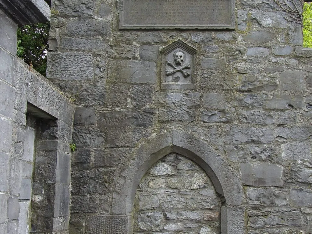 Le Lynch’s Memorial Window - Bob Linsdell - cc