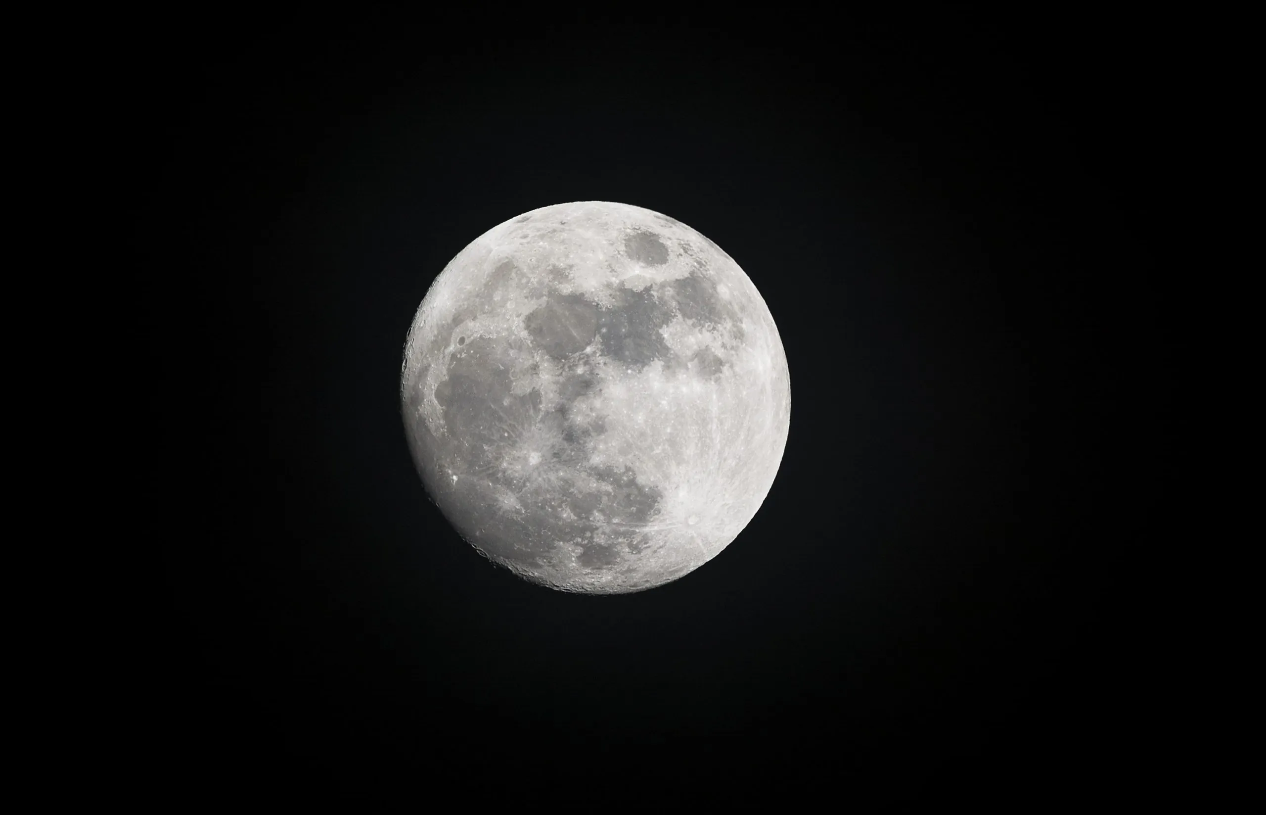 Une super lune - joebelanger